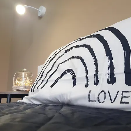 Casa Di Silvia. Sei Km Da 아파트 Lipomo