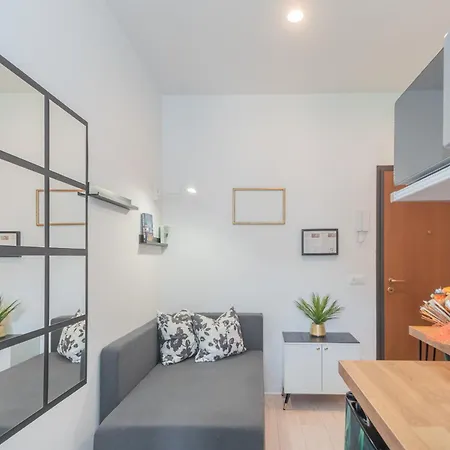 Casa Di Silvia. Sei Km Da 아파트 Lipomo